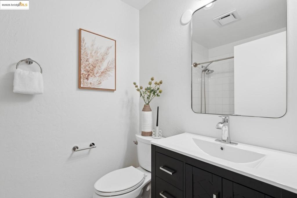 https://media.crmls.org/mediaz/4164fd6c-3853-4fff-9d00-20abf150a5aa.jpg?preset=X-Large