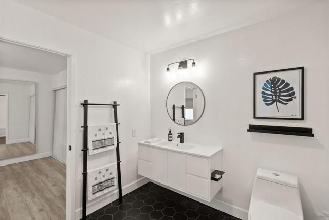 1919 Alameda De Las Pulgas, San Mateo CA: https://media.crmls.org/mediaz/41651b24-7c08-4c87-840b-e5f3c096c4a4.jpg
