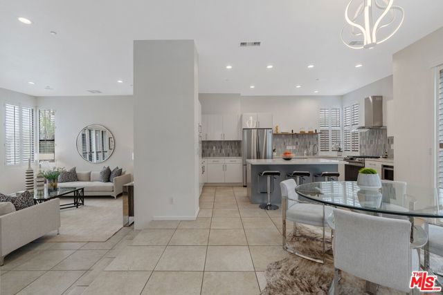 12923 Bluff Creek Drive, Los Angeles CA: https://media.crmls.org/mediaz/4165487e-4fe5-44d3-9b20-ca4d730d6e1c.jpg