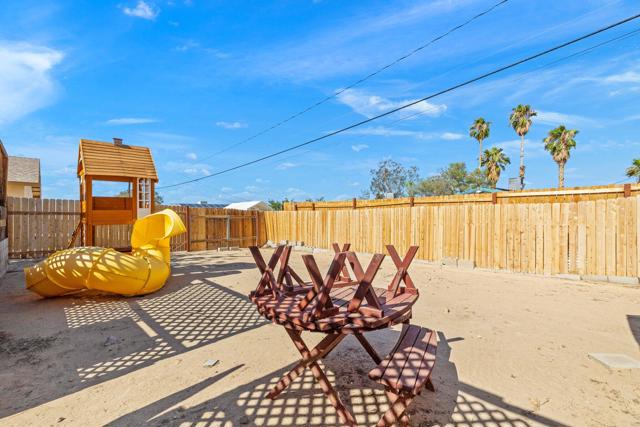 5343 Encelia Drive, 29 Palms CA: https://media.crmls.org/mediaz/41655b4f-a3df-47a4-bc39-5ef9617d3993.jpg
