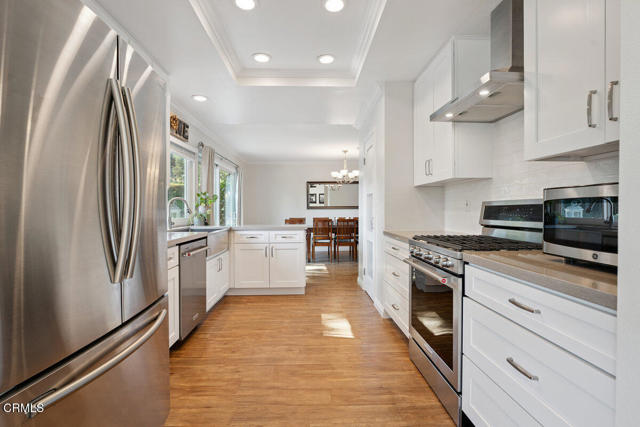 354 Larch Crest Court, Newbury Park CA: https://media.crmls.org/mediaz/4165ab70-95cf-4967-b067-20ed12be0081.jpg