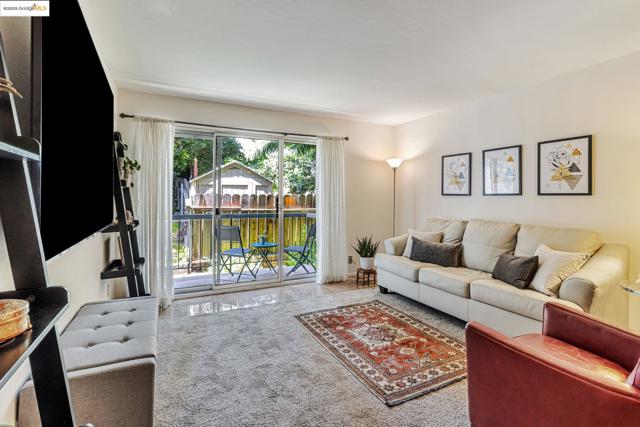 375 Jayne Avenue, Oakland CA: https://media.crmls.org/mediaz/41663f60-3398-420d-b349-bff531af956b.jpg