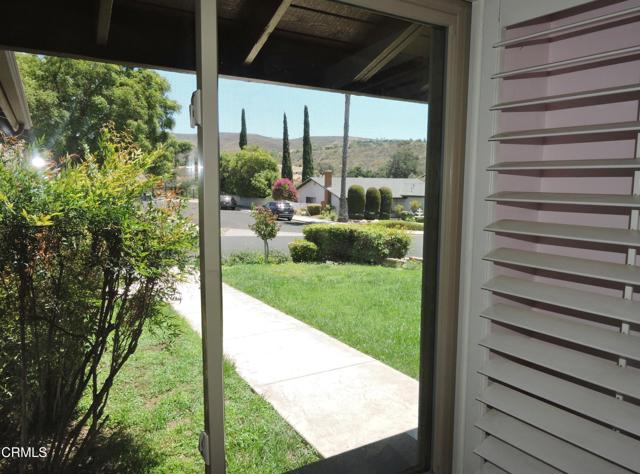 2209 Aspenpark Court, Thousand Oaks CA: https://media.crmls.org/mediaz/41668f5c-8f02-419d-b3b4-6ad5ea7505cd.jpg