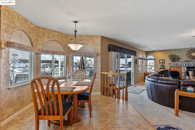4210 Driftwood Pl, Discovery Bay CA: https://media.crmls.org/mediaz/4166b45a-8b89-4258-b805-9e8933a74892.jpg