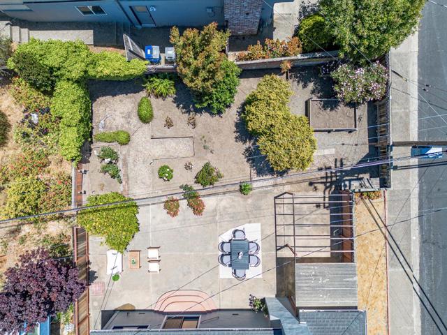 381 Granada Drive, South San Francisco CA: https://media.crmls.org/mediaz/4167002e-9474-4fa7-95d6-92a9cba7298d.jpg
