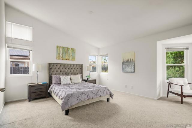 13358 Twin Circle Ct, Poway CA: https://media.crmls.org/mediaz/41676c73-8c3f-489a-8ec5-86b3bf121c4b.jpg