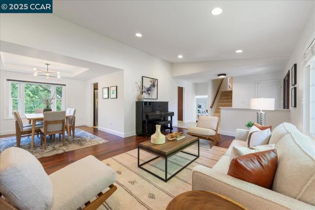 2787 Morgan Dr, San Ramon CA: https://media.crmls.org/mediaz/41679fd3-cab0-4b78-bf22-5b740a989ec1.jpg