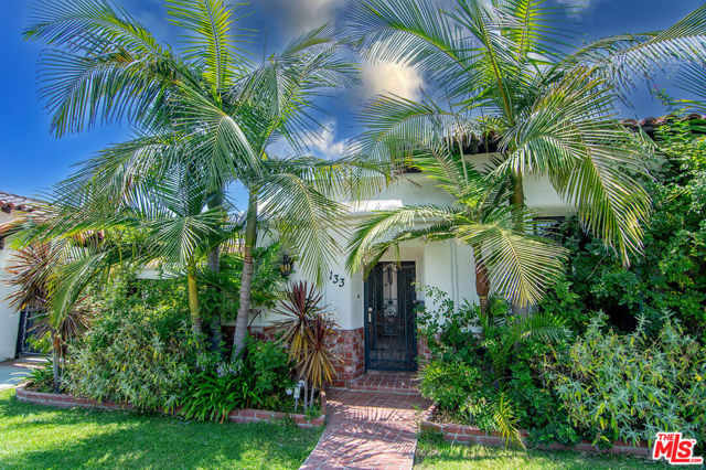 133 N Alta Vista Boulevard, Los Angeles CA: https://media.crmls.org/mediaz/4167fdd0-1531-40c7-8545-2a4830c52e0b.jpg