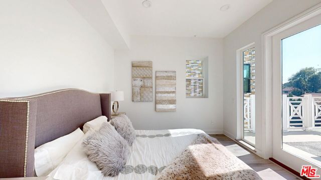 8486 N Camelia, Winnetka CA: https://media.crmls.org/mediaz/4168620c-be14-46c8-9bbe-47817079251e.jpg