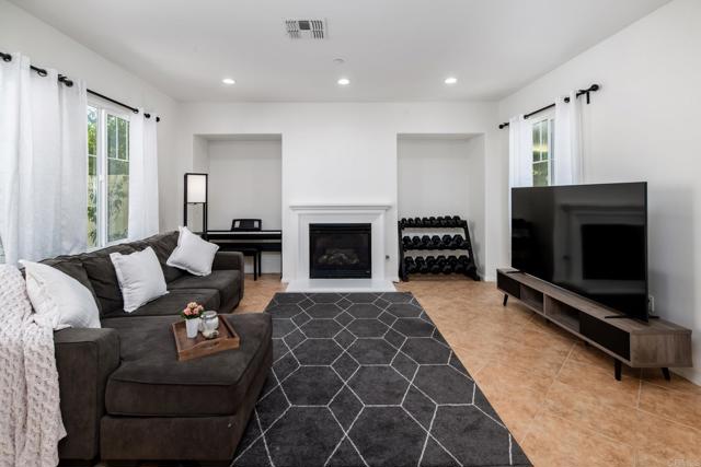 357 Borden Rd, San Marcos CA: https://media.crmls.org/mediaz/41689307-79cd-4280-9769-e1104ea857ca.jpg