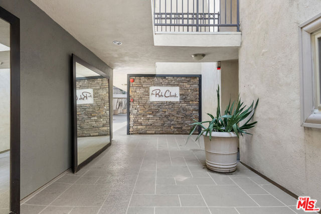 141 S Clark Drive, West Hollywood CA: https://media.crmls.org/mediaz/41691673-43a9-4877-83cb-cbea1f2a415b.jpg