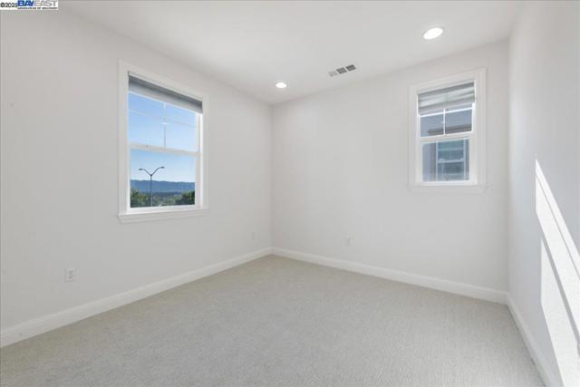 4206 Sunset View Dr, Dublin CA: https://media.crmls.org/mediaz/4169ab74-b5de-4a94-b89b-b7248513e9c7.jpg
