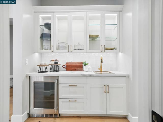 180 Castle Hill Ranch, Walnut Creek CA: https://media.crmls.org/mediaz/4169ad1c-bfa5-41e6-bed3-f2a1b0222170.jpg