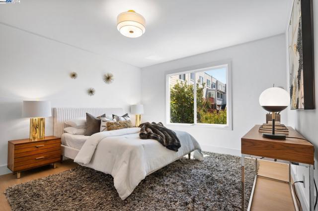 282 Bright St, San Francisco CA: https://media.crmls.org/mediaz/416a0219-3555-41d3-a31d-59438ff27506.jpg