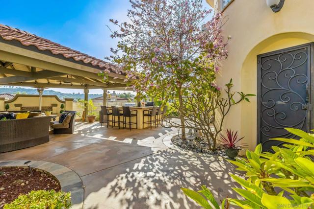 278 Avenida Loretta, Chula Vista CA: https://media.crmls.org/mediaz/416a1968-a69a-486e-8449-e5b55db3f3ef.jpg