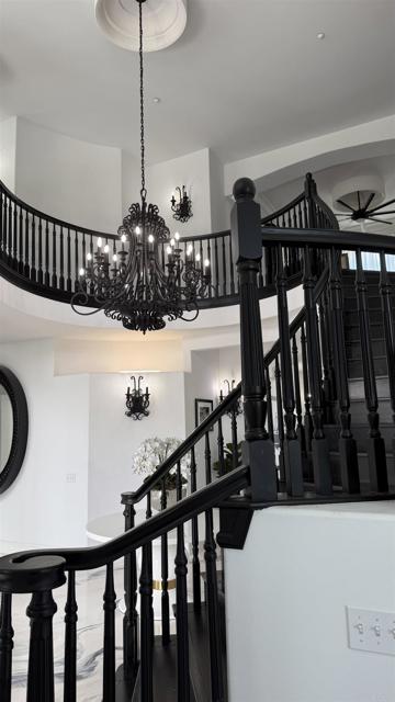 733 CLAYBURN CT, Alpine CA: https://media.crmls.org/mediaz/416a24ad-b5be-41f1-8463-85a9f185ba30.jpg