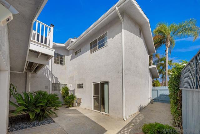 4554 Limerick Way, San Diego CA: https://media.crmls.org/mediaz/416ab46a-b972-4ecb-be93-152e2b33578d.jpg