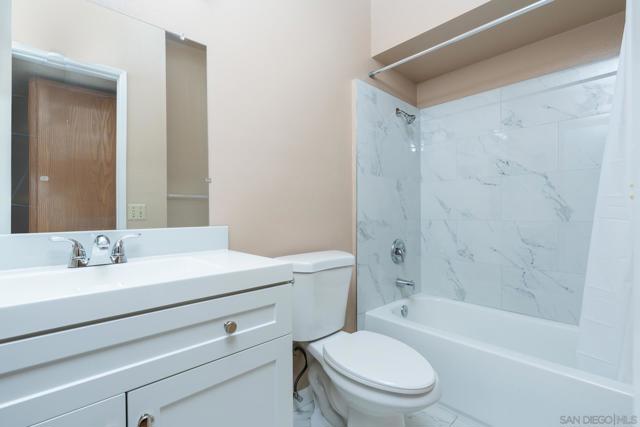 1030 E Washington Ave 127, Escondido, California 92025, 2 Bedrooms Bedrooms, ,2 BathroomsBathrooms,Condominium,For Sale,E Washington Ave 127,250001359SD