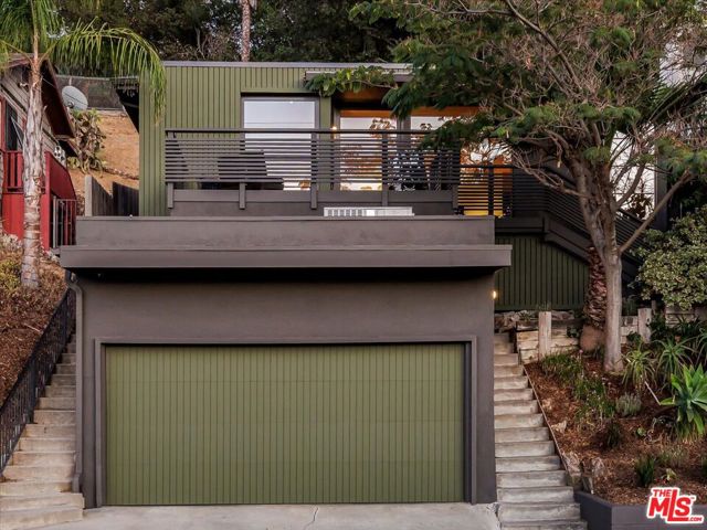 4934 La Roda Avenue, Los Angeles CA: https://media.crmls.org/mediaz/416b4adb-dc9b-4adf-8753-2f0c0ac4ac7c.jpg
