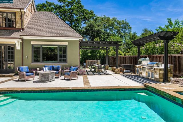 Image 52 of 61 For 53 Hidden Oaks Dr