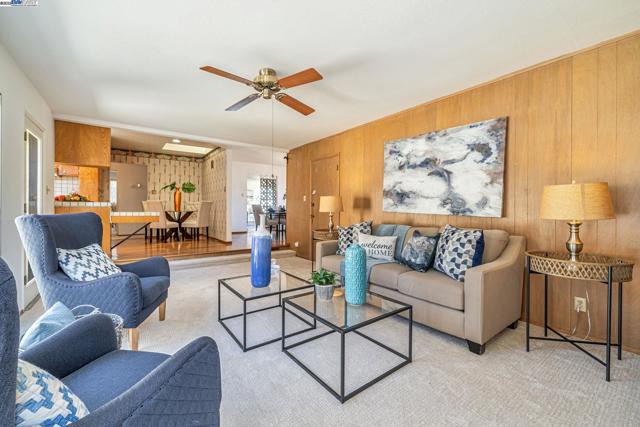 801 E Angela St, Pleasanton CA: https://media.crmls.org/mediaz/416cd8a4-13e5-4bf0-afb1-2f33ab7013fd.jpg