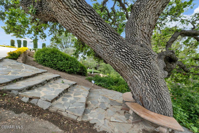 932 Rosario Drive, Thousand Oaks CA: https://media.crmls.org/mediaz/416ced82-35e5-450c-a519-6bbbb9766f4b.jpg