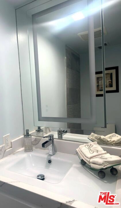 1333 S Beverly Glen Boulevard, Los Angeles CA: https://media.crmls.org/mediaz/416d764d-3623-44e8-9d3e-b19e07ae3f82.jpg