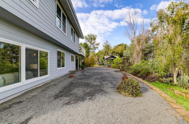 Detail Gallery Image 26 of 40 For 2278 Bautista Ave, Vista,  CA 92084 - 4 Beds | 2 Baths