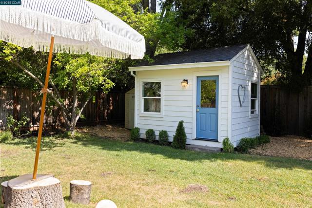 2716 W Newell Ave, Lafayette CA: https://media.crmls.org/mediaz/416e1df7-800a-45dd-9927-c4aa74fdae5a.jpg