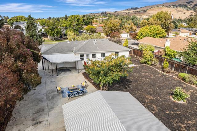 3972 Pepper Tree Lane, San Jose CA: https://media.crmls.org/mediaz/416e4194-8a78-4809-b6a9-090dc90795c9.jpg