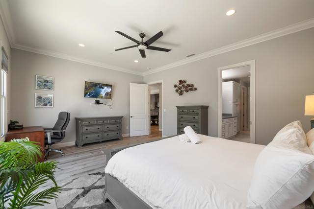 839 Reed Avenue, Pacific Beach (San Diego) CA: https://media.crmls.org/mediaz/416e494c-7c0f-4f34-9349-252f024c6229.jpg