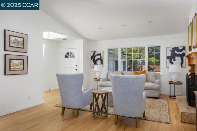 2554 Mockingbird Hill Rd, Walnut Creek CA: https://media.crmls.org/mediaz/416e7ccd-fdff-44cb-ae7c-acf1c1e6d9ff.jpg