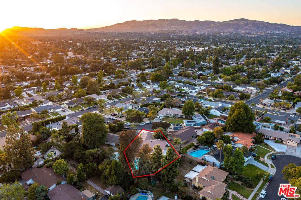 https://media.crmls.org/mediaz/416e7e7e-09e6-46c3-bf83-45644efafc0d.jpg?preset=X-Large