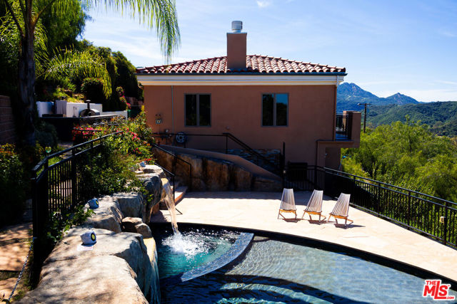 24410 Mulholland Highway, Calabasas CA: https://media.crmls.org/mediaz/416f8a7f-3a99-4f0a-8ffd-b5fb18943d34.jpg