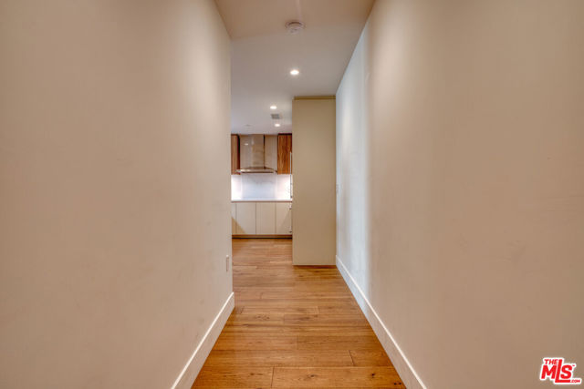 411 S Hamel Road, Los Angeles CA: https://media.crmls.org/mediaz/416f8ff0-968d-4b53-9abe-1000275b2b3b.jpg