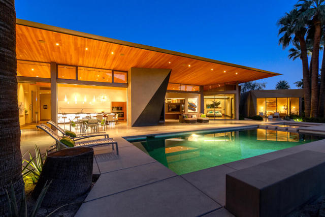 740 N Prescott Drive, Palm Springs CA: https://media.crmls.org/mediaz/416fd1c2-c40c-4975-84cc-b12eb7298e30.jpg