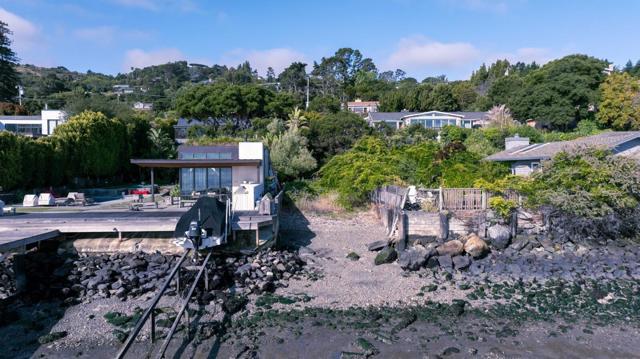 4980 Paradise Drive, Tiburon CA: https://media.crmls.org/mediaz/4170122f-0c8b-44ac-afdb-4e44004a403b.jpg