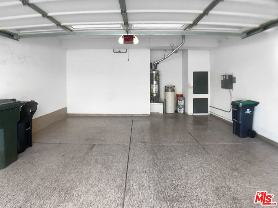 41702e99 334c 4ddc A124 B8d7fc34c556