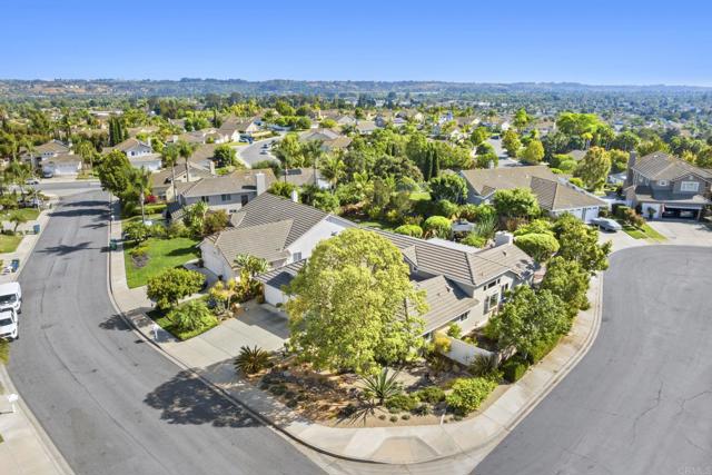 395 Pismo Bay Court, Oceanside CA: https://media.crmls.org/mediaz/41707b9c-a03c-4c54-8014-0ddaac05925b.jpg