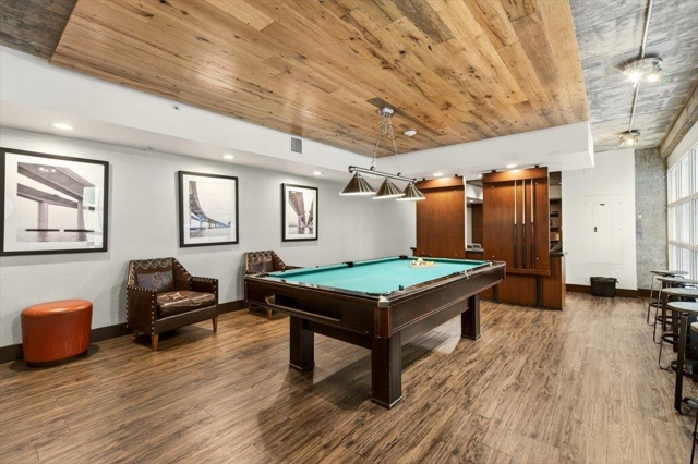 311 Oak St, Oakland CA: https://media.crmls.org/mediaz/41713181-0624-4dbf-a30a-edc0830bad43.jpg