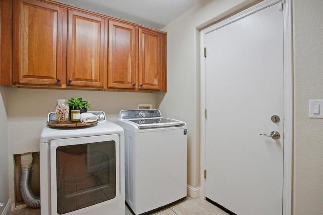 2360 Rose Arbor Drive, Sacramento CA: https://media.crmls.org/mediaz/4171a373-57f7-4ac9-9ba1-9fda5020b132.jpg