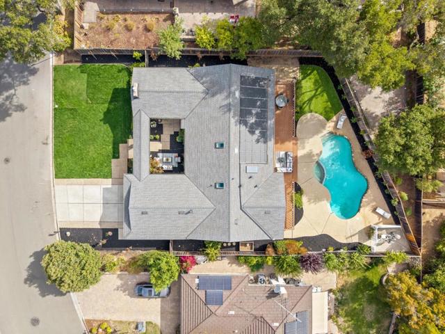 13755 Dolphin Drive, Saratoga CA: https://media.crmls.org/mediaz/4171d70c-eb6c-4076-8a11-1b9aeb8f8322.jpg