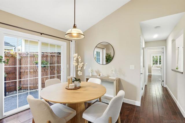 10462 Rancho Carmel Dr, San Diego CA: https://media.crmls.org/mediaz/4172d746-6c99-463f-888c-76cf0ff6ed5f.jpg