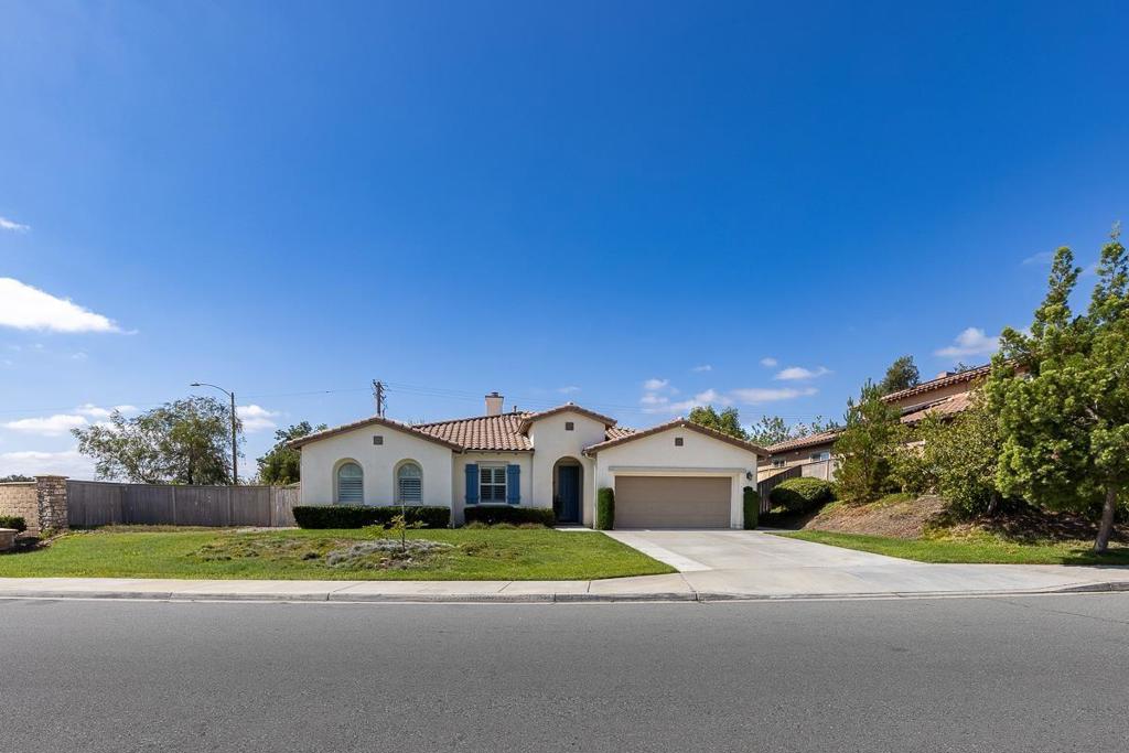 705 Sungold Way