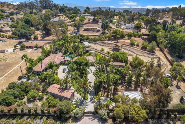 4716 S Mission Rd, Fallbrook CA: https://media.crmls.org/mediaz/41734319-8870-4bc7-b2fb-dfe8d1faa3c7.jpg