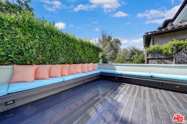 660 S Gretna Green Way, Los Angeles CA: https://media.crmls.org/mediaz/41739b0e-34d3-44c1-a313-eb9a7a29f671.jpg