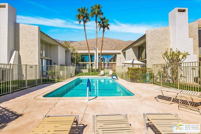 261 E La Verne Way #B, Palm Springs, CA 92264