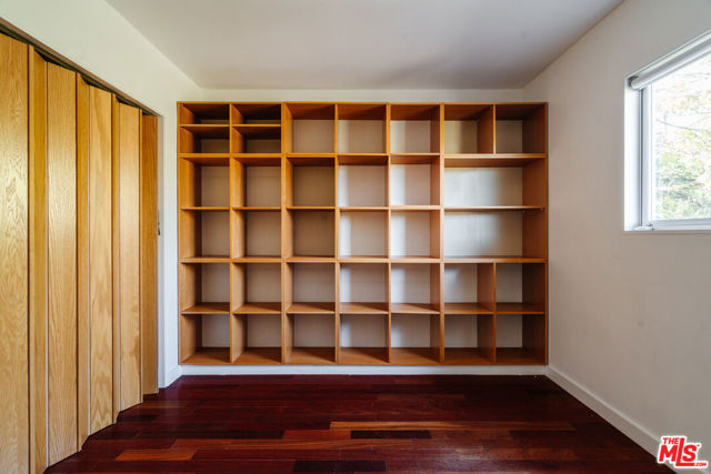 2300 Baxter Street, Los Angeles CA: https://media.crmls.org/mediaz/41749648-1afd-4b13-899f-dd4b27d1c36d.jpg