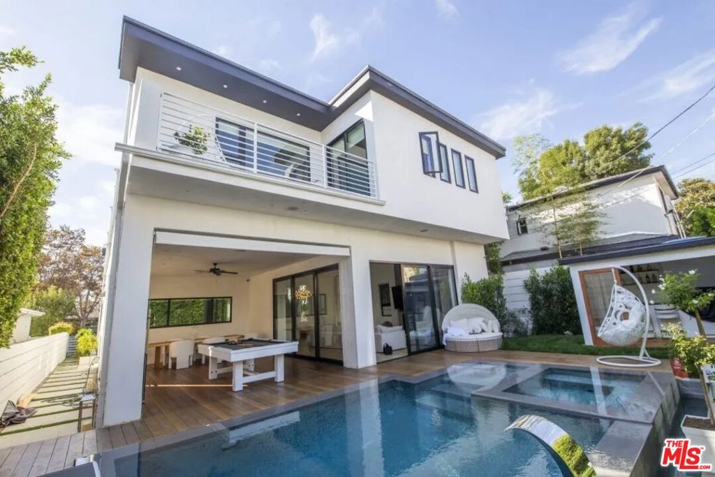 748 N Detroit Street