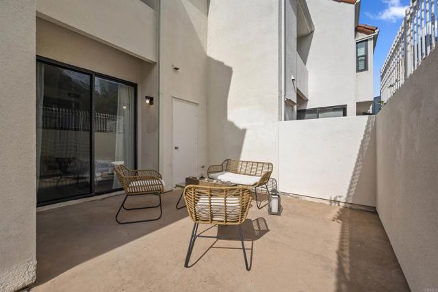 701 Kettner Boulevard, San Diego CA: https://media.crmls.org/mediaz/4175072b-7b74-47cf-85aa-d26c2bace10d.jpg